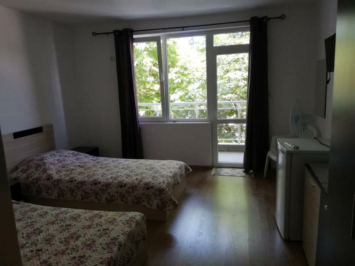 Къща За Гости "Пердика" Hotell Obzor Exteriör bild