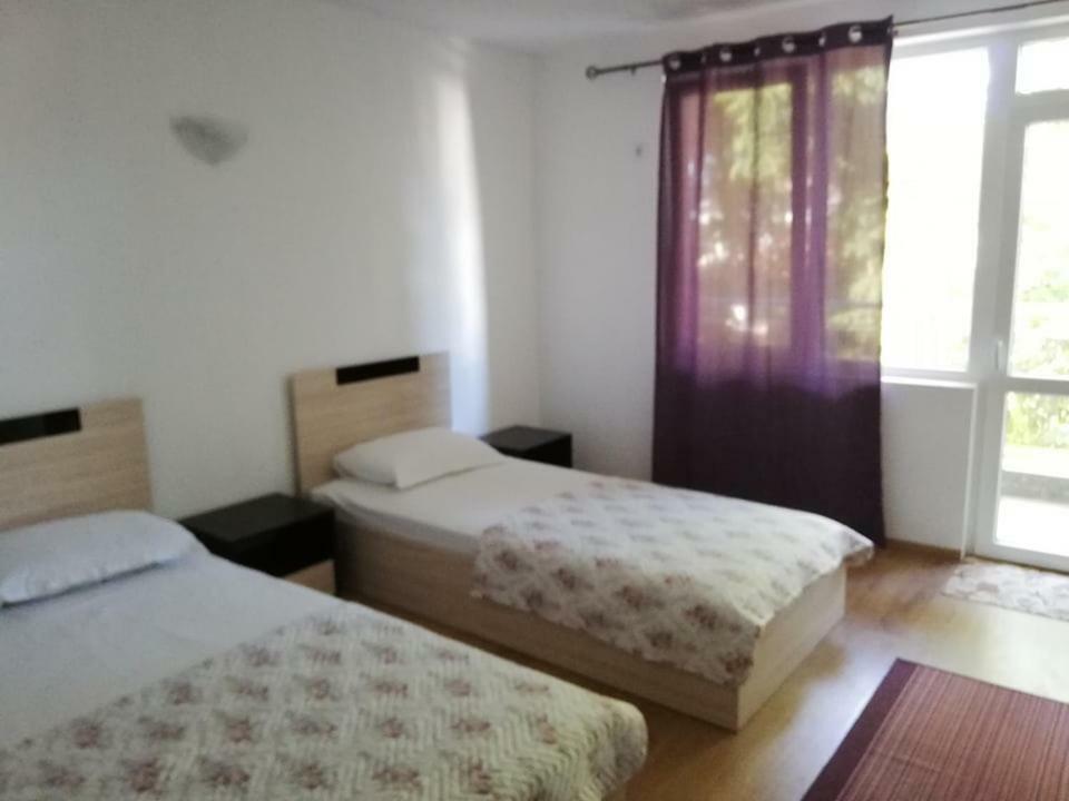 Къща За Гости "Пердика" Hotell Obzor Exteriör bild