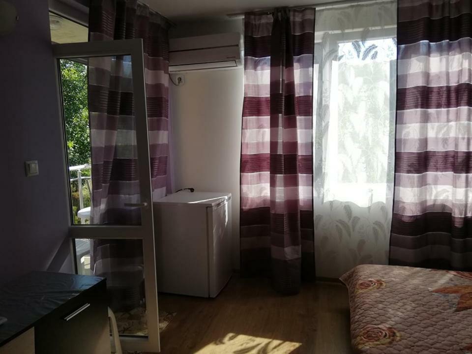 Къща За Гости "Пердика" Hotell Obzor Exteriör bild